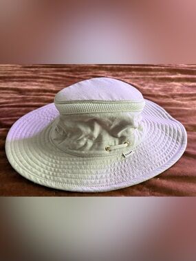 Tilley Women's Wide Brim Sun Hat in Light Beige